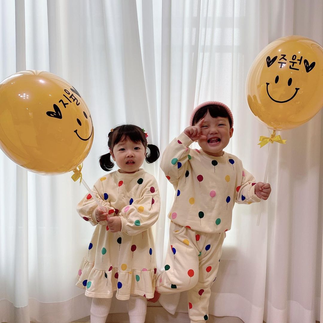 version of baby baby spring and autumn love balloon foreign atmosphere boys and girls hoodie baby comfortable two pieces