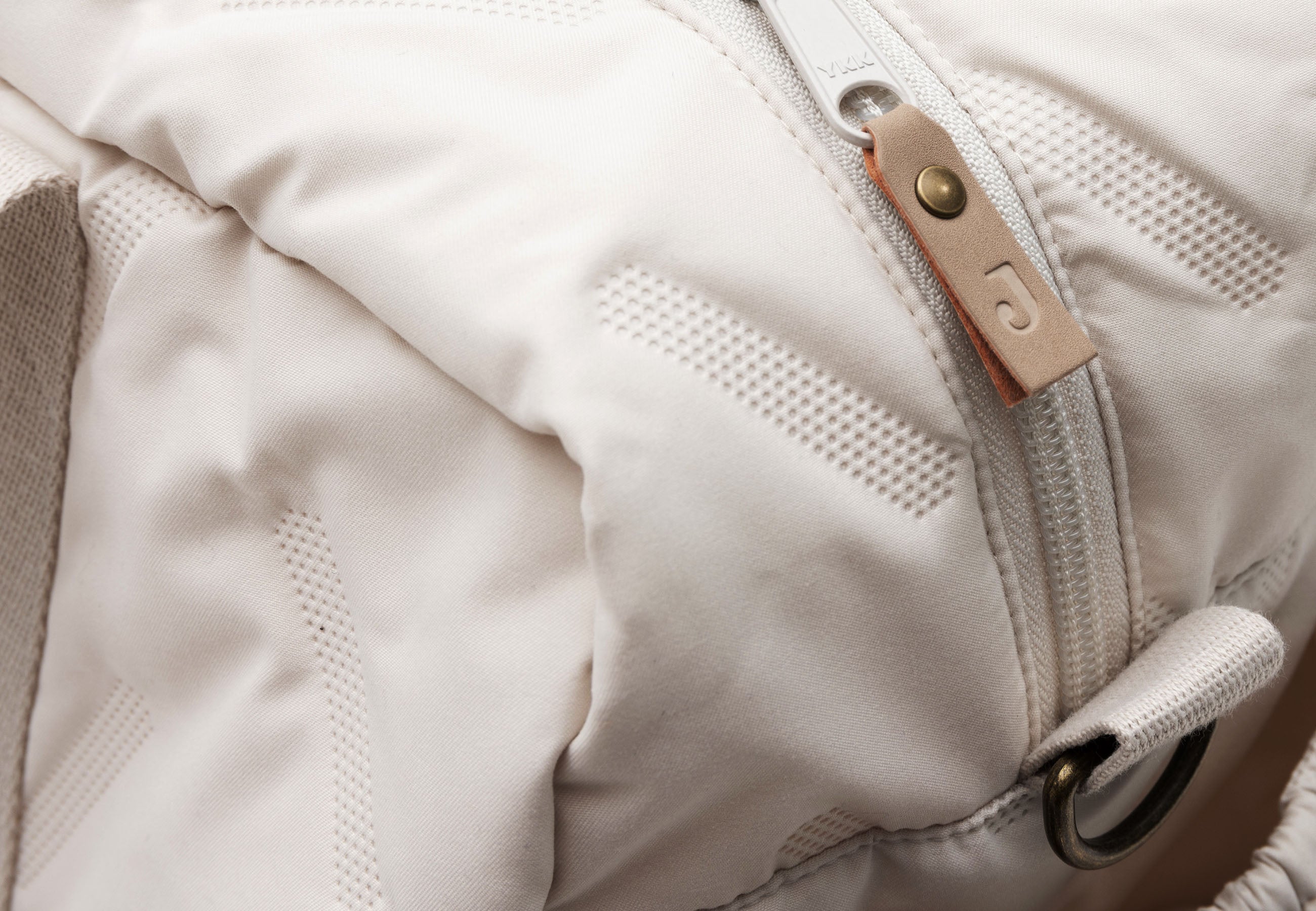 Wickeltasche Embossed Lily