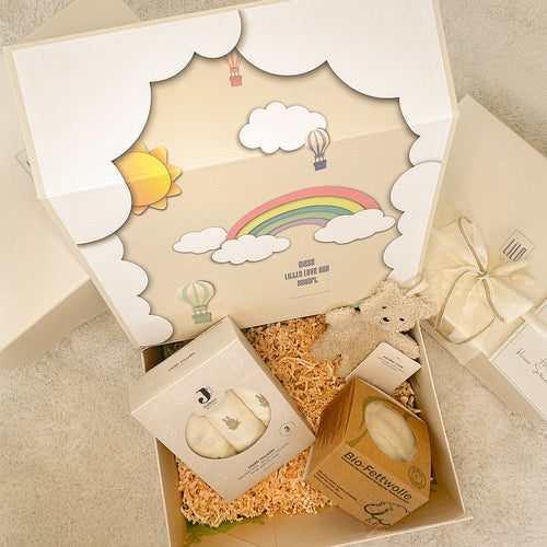Geschenkbox Baby Basics Box von lilo - little Love mit Babyartikeln in einer dekorativen Geschenkverpackung